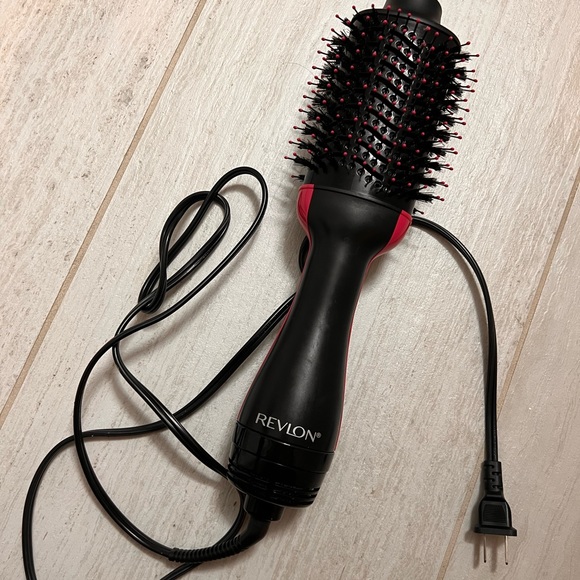Revlon Salon One-Step Hair Dryer and Volumizer - Picture 3 of 3